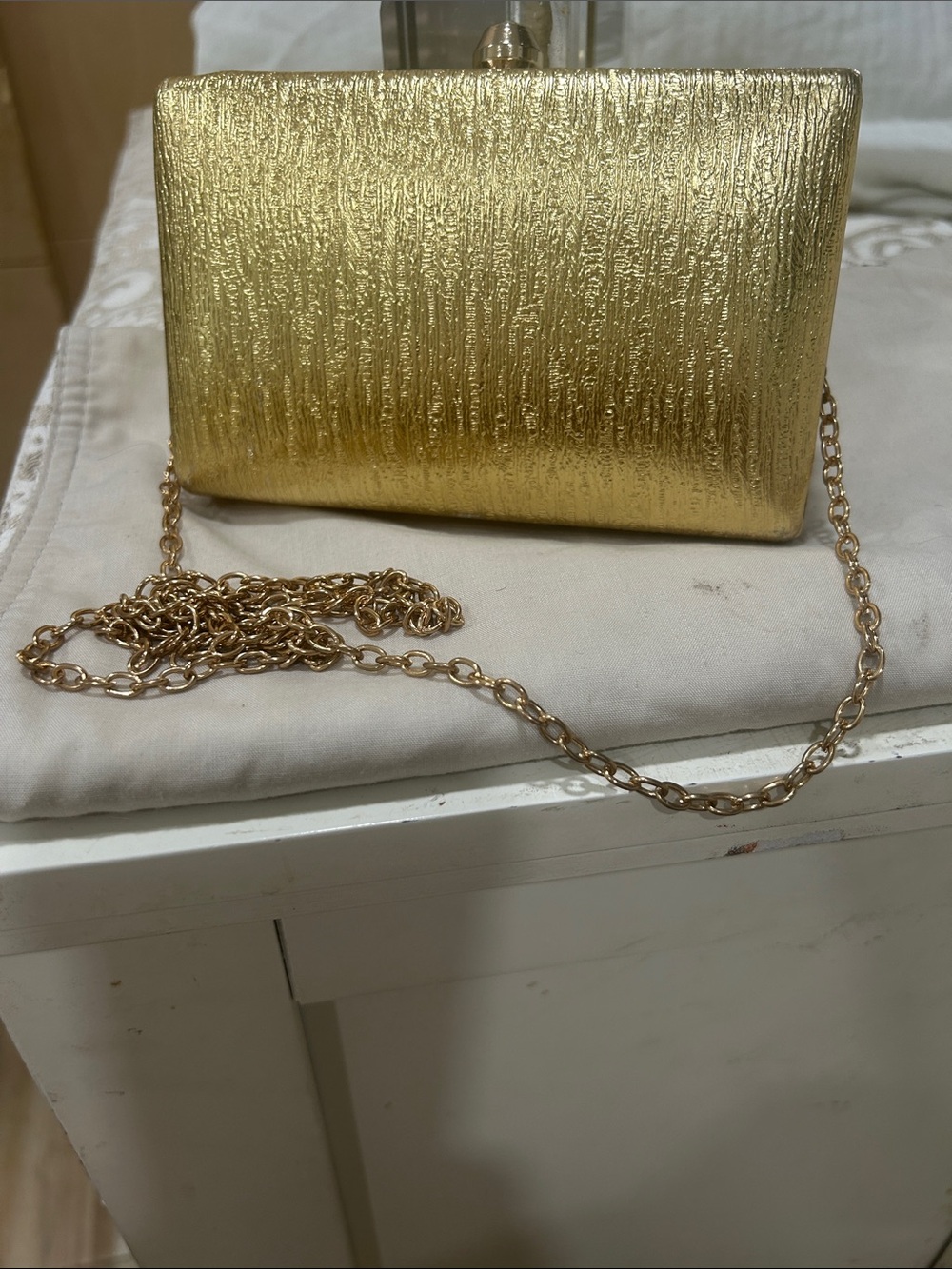 Charming Charlie RSVP Gold Hardcase Clutch Evening Bag Metallic Crossbody Chain